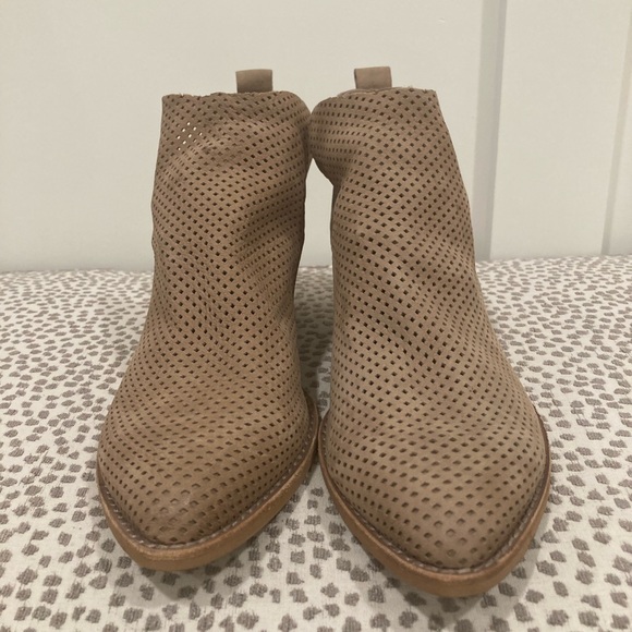 Dolce Vita Sonya Booties - Picture 6 of 13